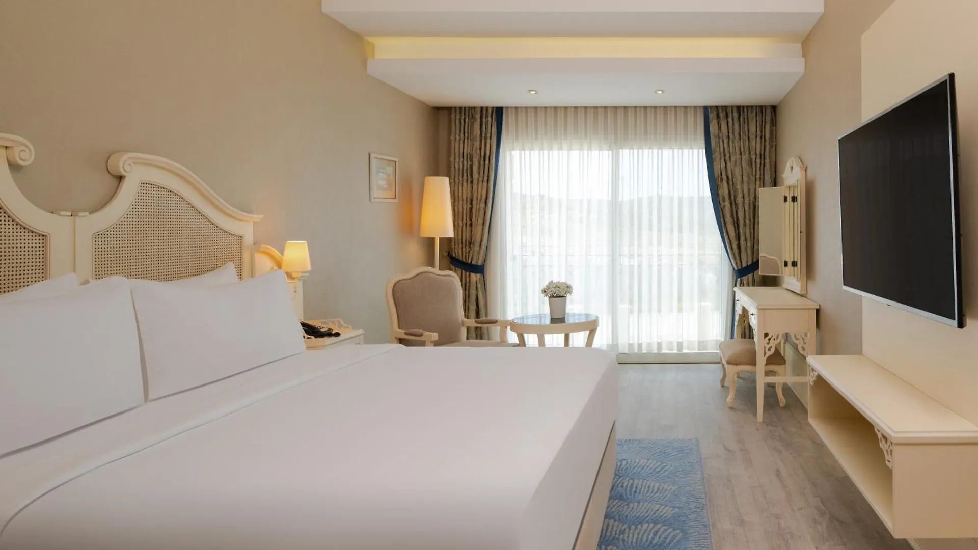 Dolce By Wyndham Cesme Alaçatı 4*,